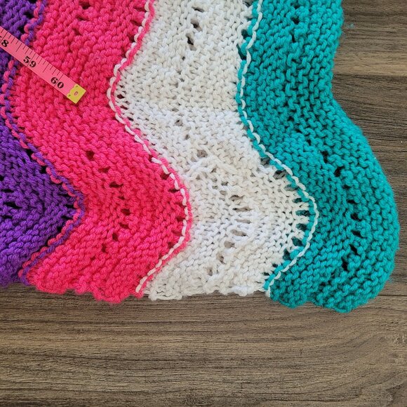 Hand-made Colorful Wave Pattern blanket - Picture 6 of 8